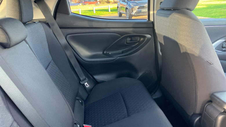 Toyota Yaris 1.5 Hybrid Design 5dr CVT Hybrid Hatchback